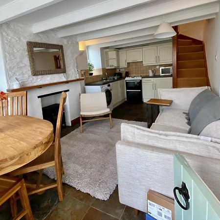 The Little Lighthouse - 2 Minutes From The Beach Pentewan Екстериор снимка